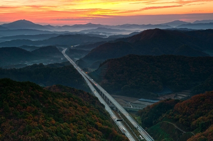 ��-�����